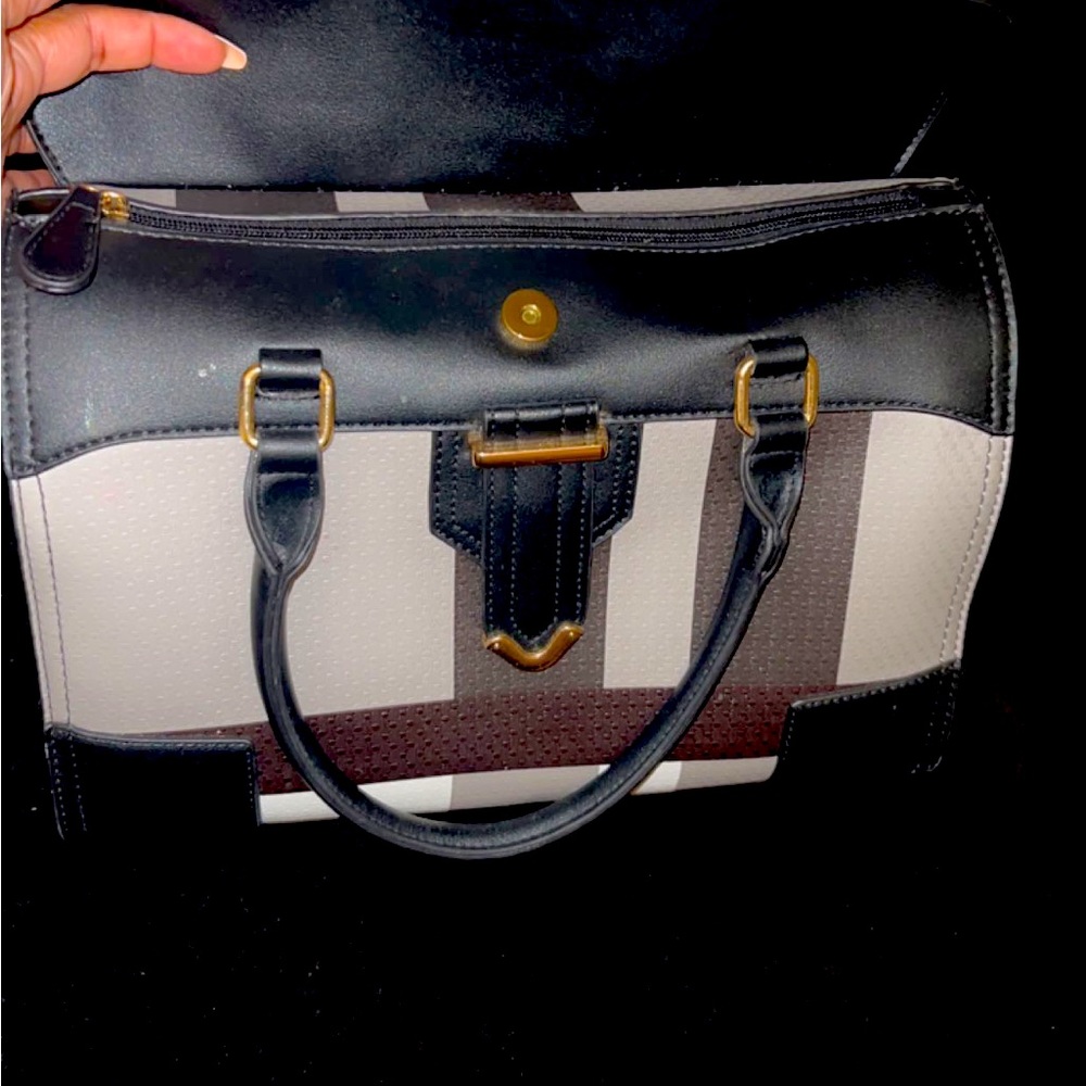 Hand bag beautiful black & white